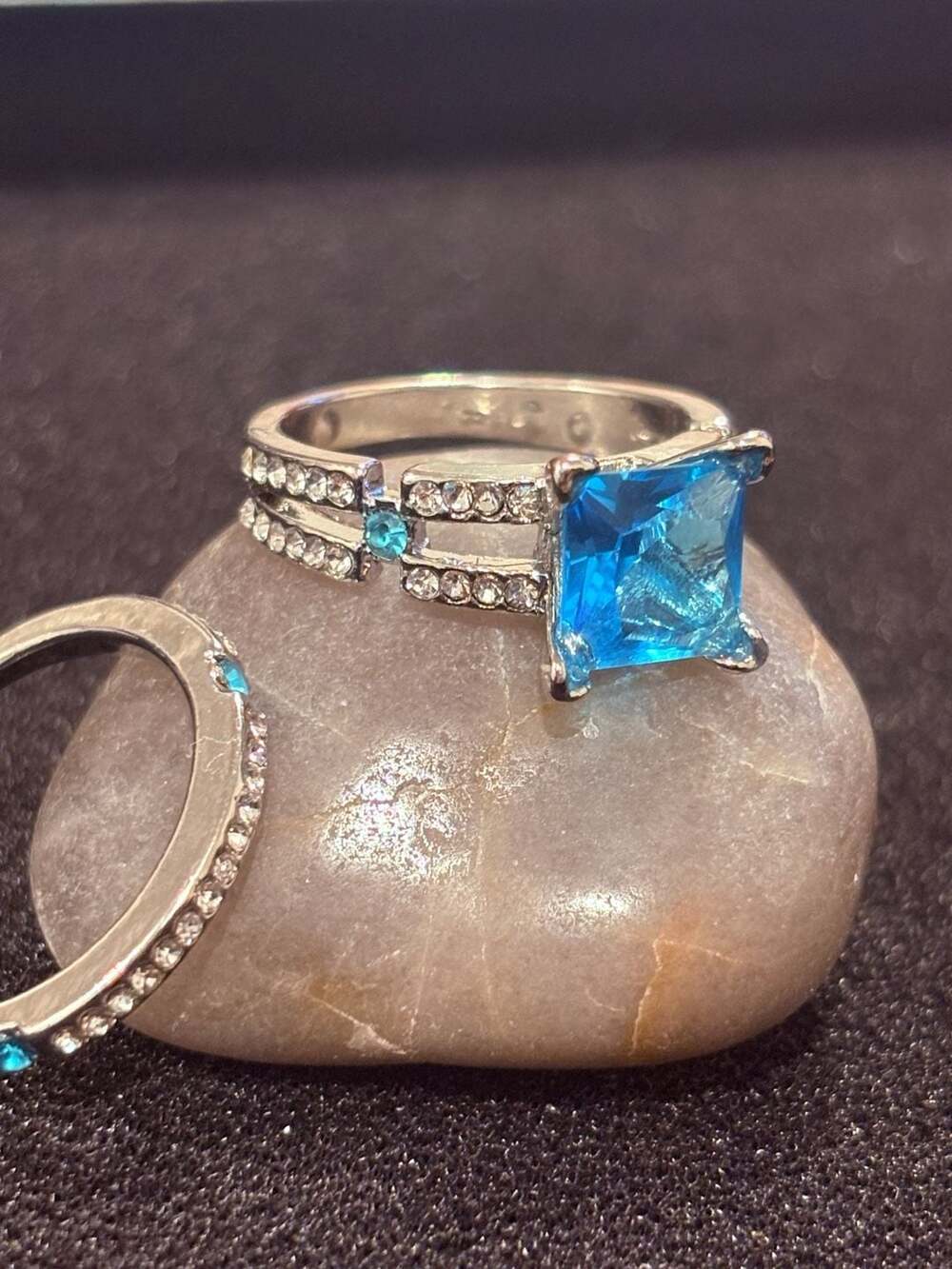 Blue Princess Cut Ring - Picture 3 of 6